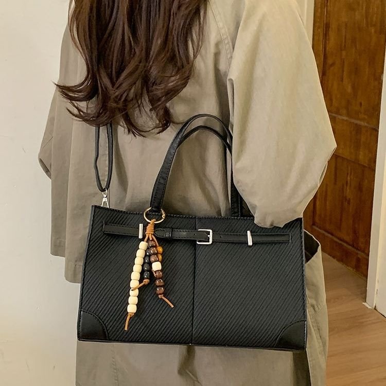 Elegant Large Tote Shoulder Bag - Image 7